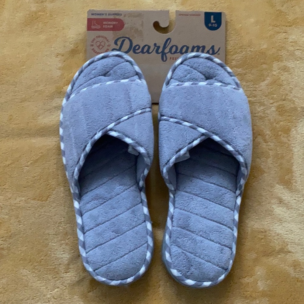 NWT Dearfoams Women’s Slippers Memory Foam